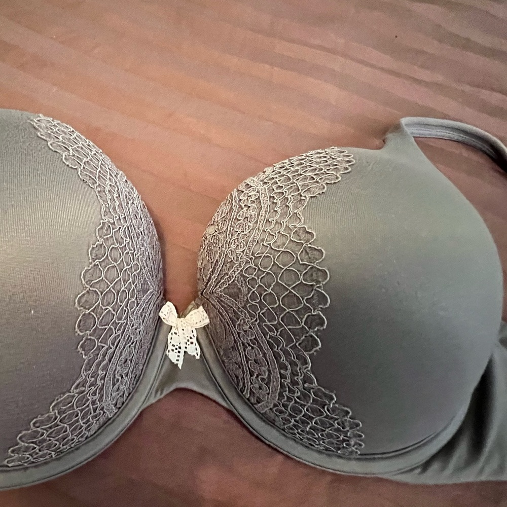 VS Lacey Bra Body by Victoria 
Taupe color
Size 36D
Like new